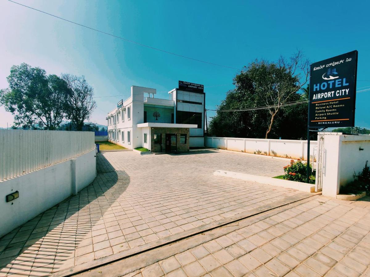 Hotel Airport City Dod Jala Kültér fotó