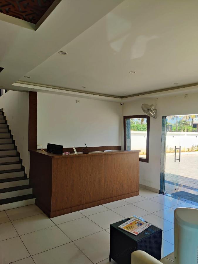 Hotel Airport City Dod Jala Kültér fotó