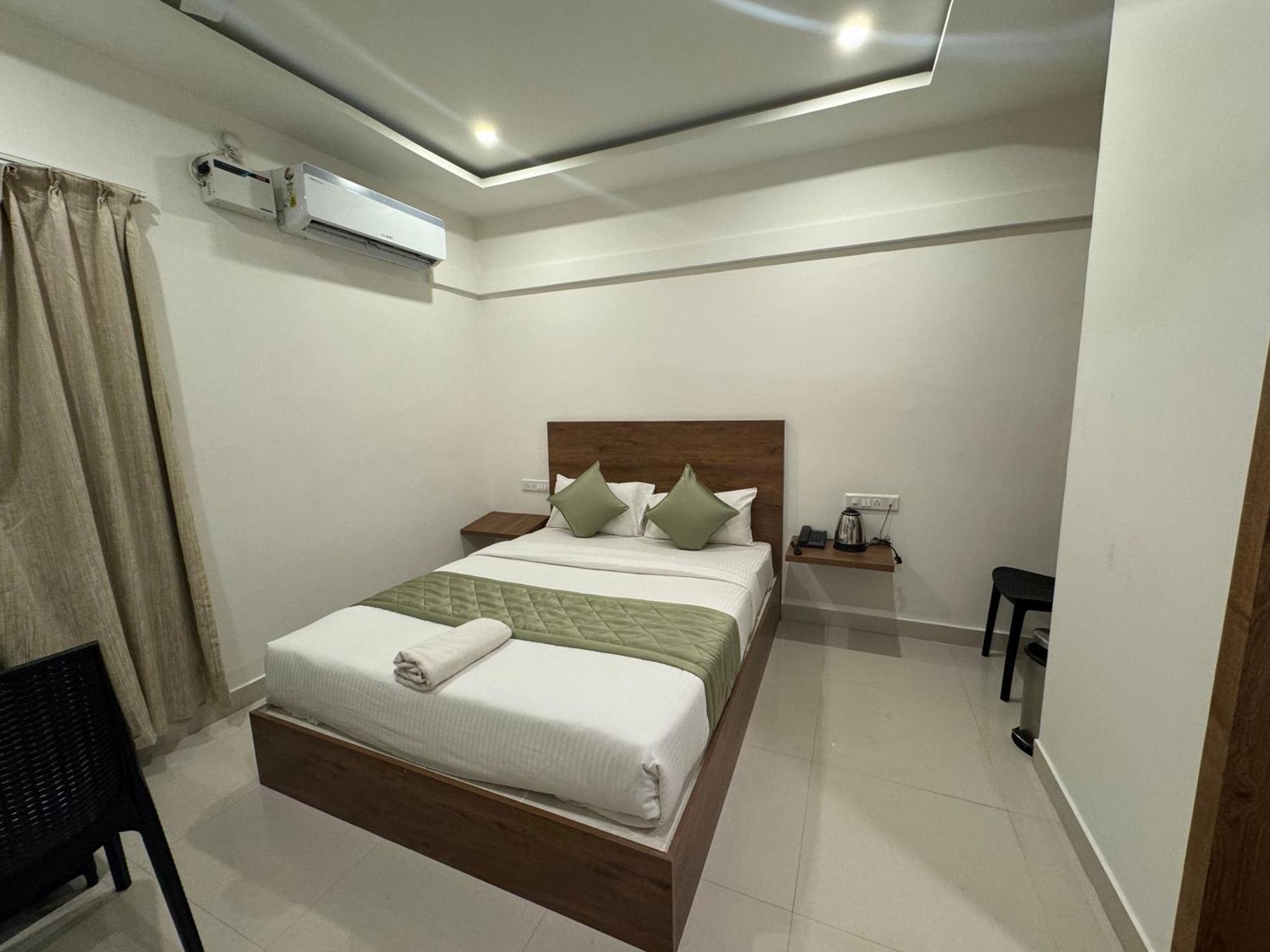 Hotel Airport City Dod Jala Kültér fotó