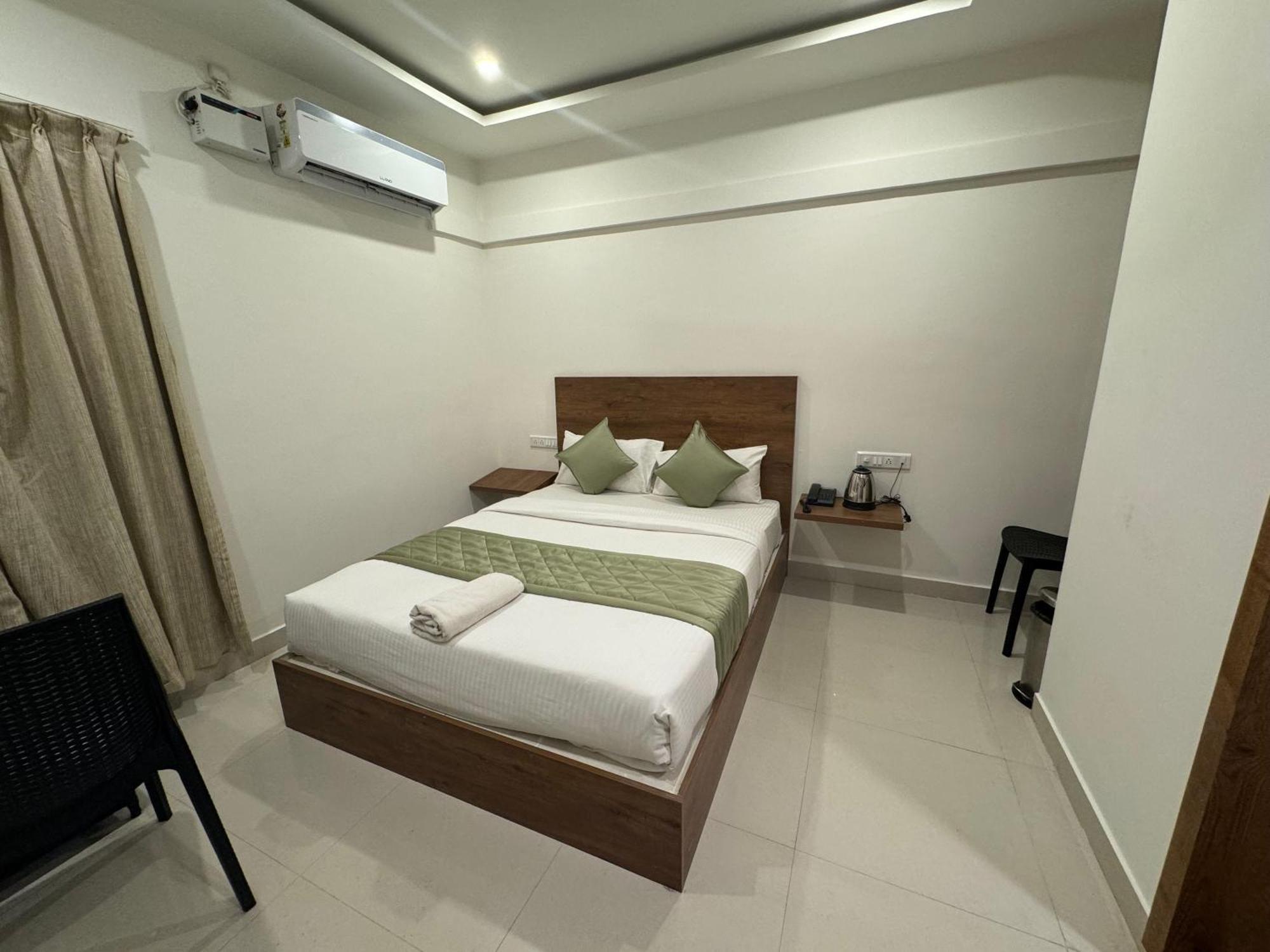 Hotel Airport City Dod Jala Kültér fotó
