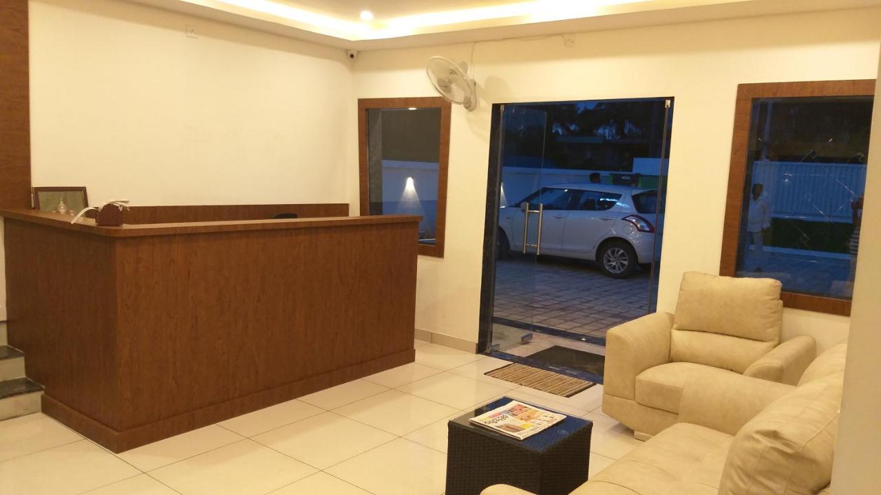 Hotel Airport City Dod Jala Kültér fotó