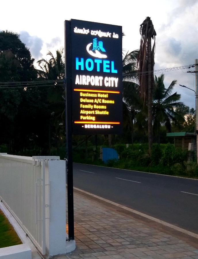 Hotel Airport City Dod Jala Kültér fotó
